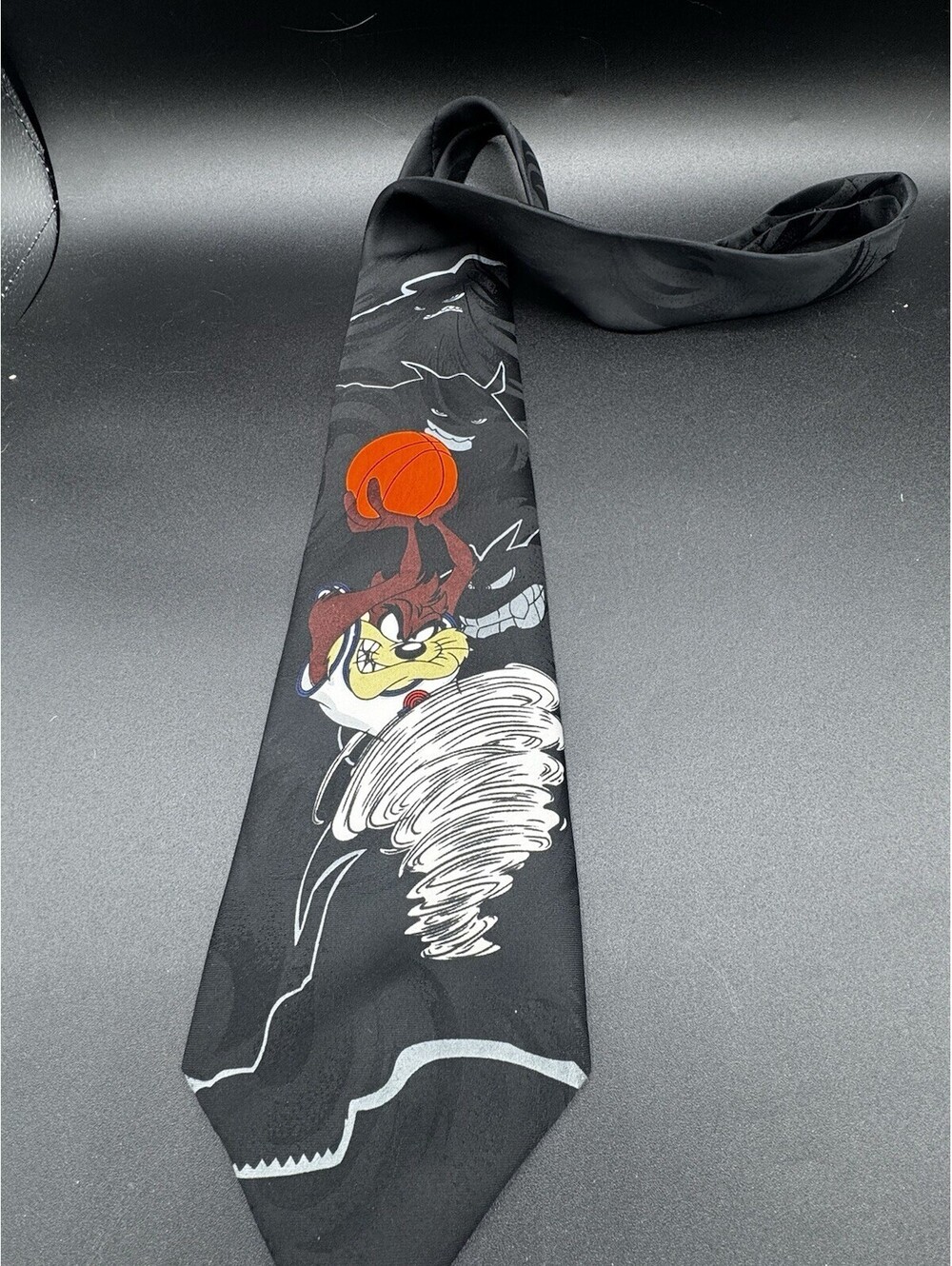 Vintage 1996 Looney Tunes Mania Taz Basketball Novelty Tie Black Made Korea